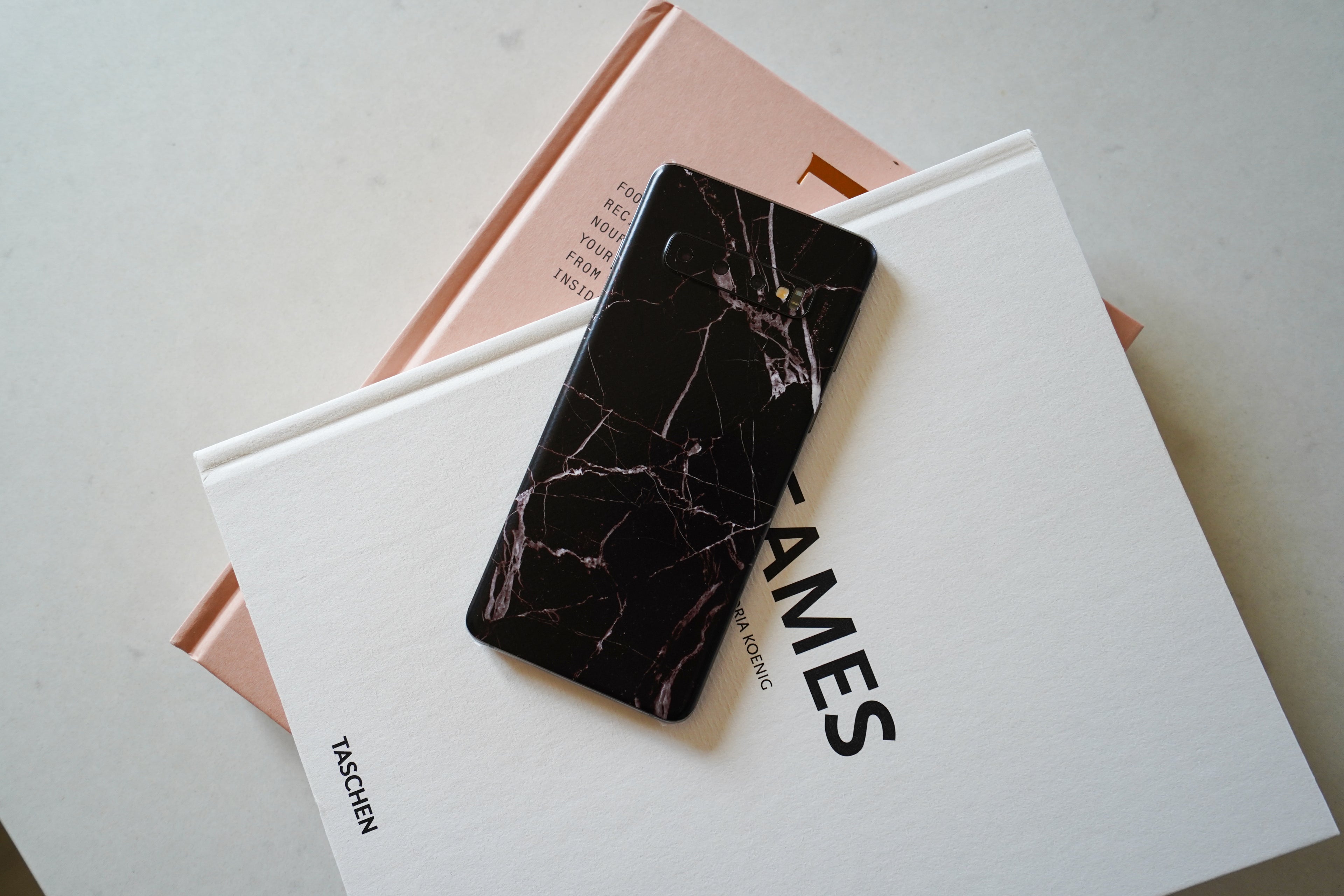 Black Hyper Marble Samsung Galaxy Skin + Case