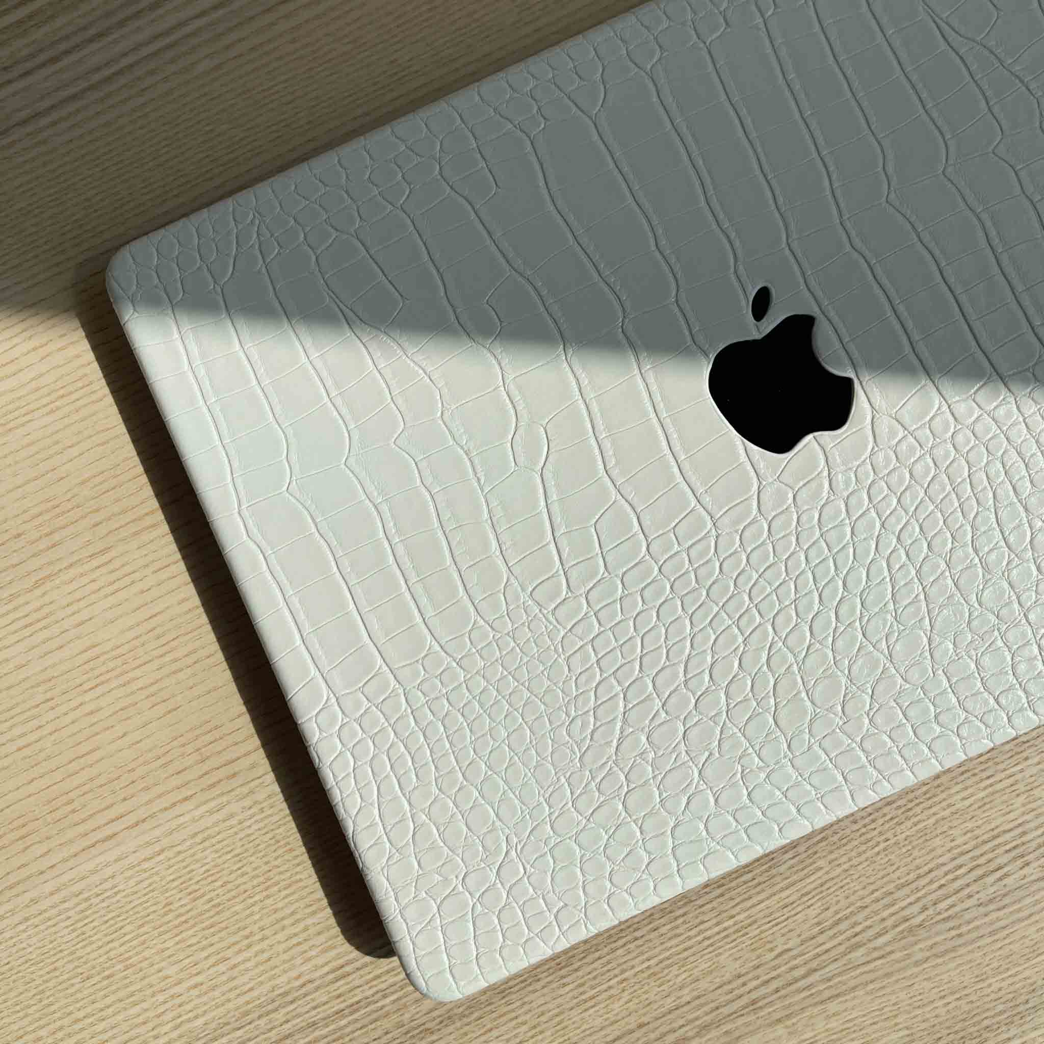 white crocodile macbook hardshell